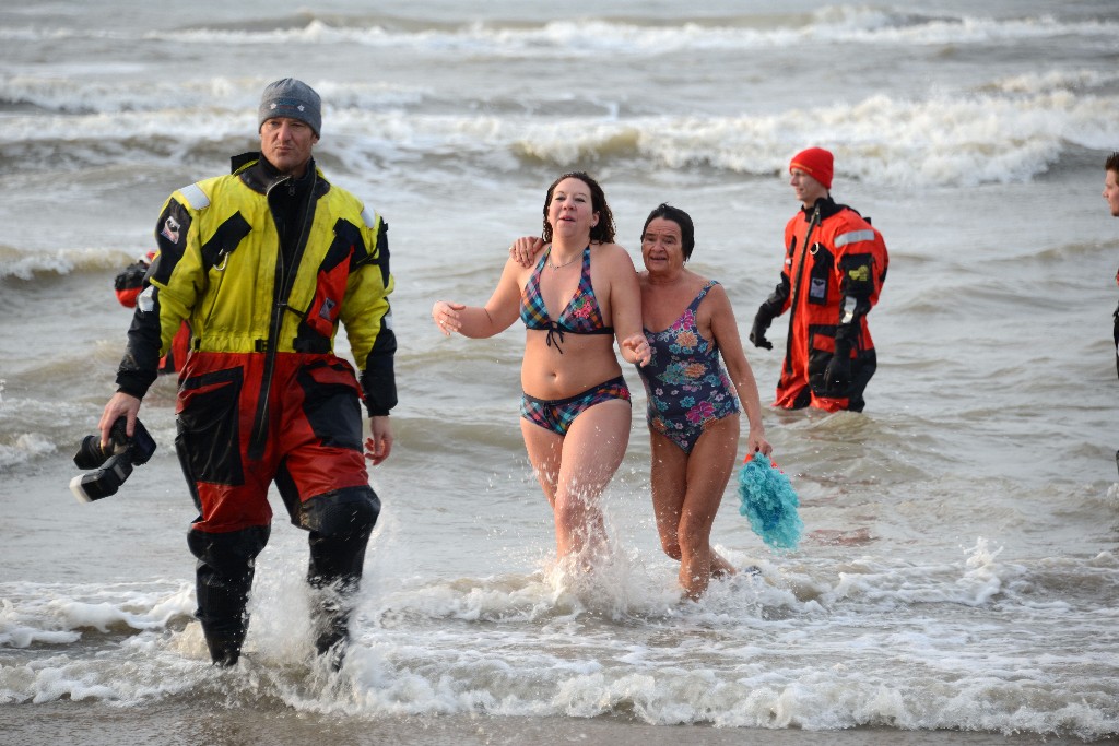 ../Images/Nieuwjaarsduik Nederzandt 2015 129.jpg